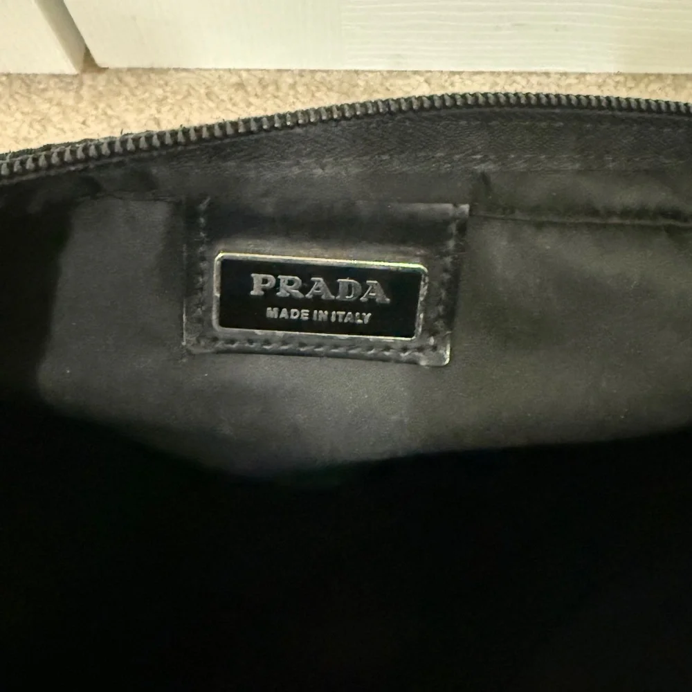 Authentic Prada Nylon Crossbody bag, Black with adjustable shoulder strap - Picture 5 of 14